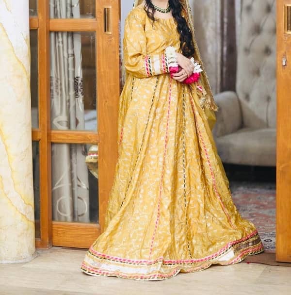 Bridal mehndi lehnga/Mayou wear/Mehdni dress 2