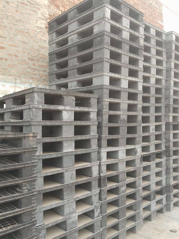 plastic pallets 4