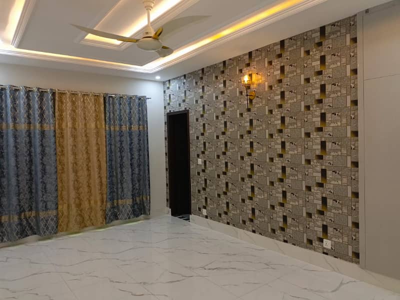 10 Marla Brand New Luxury First Entry Upper Portion Lower Locked For Rent In Bahria Town Lahore 4