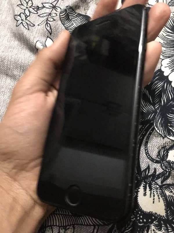 IPhone 7 … 128Gb . . Original panel and back 3