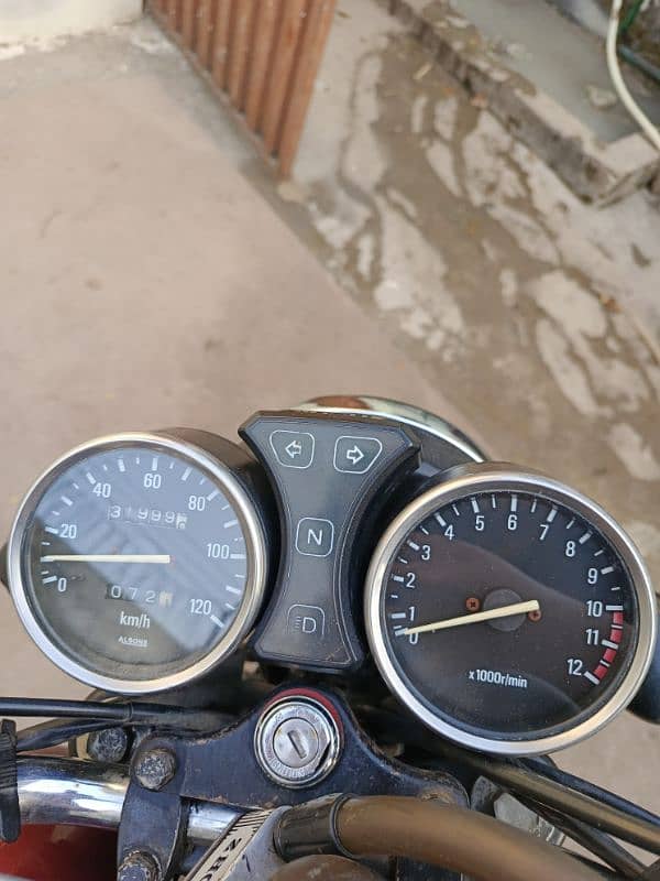 Suzuki gs150 1