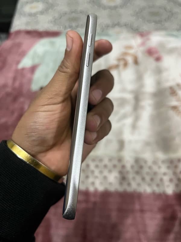 used phone looks new 0