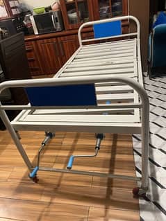 2 sided manual medical bed