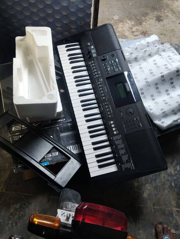 Yamaha PSR E 463 6