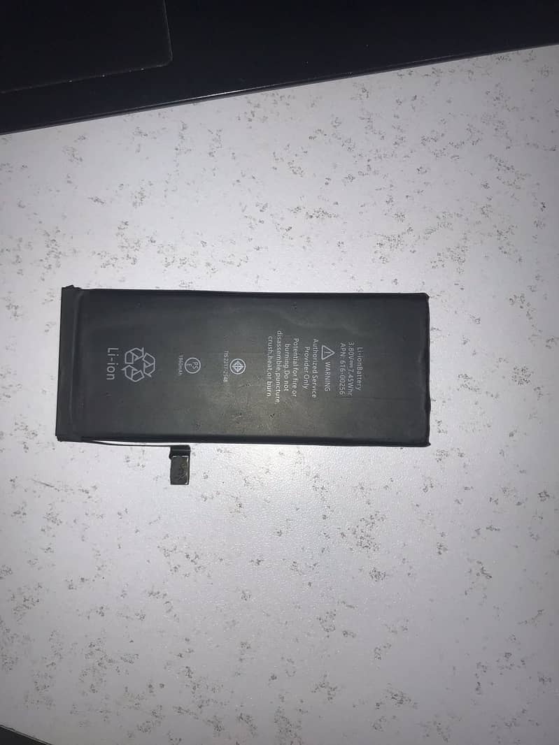 Battery Good Condition | Iphone 7 | Interlink 1