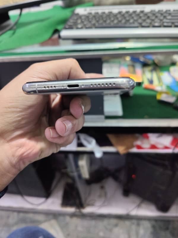 Iphone 11 pro max PTA approved 1