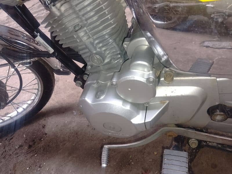 Honda 125 special edition 4