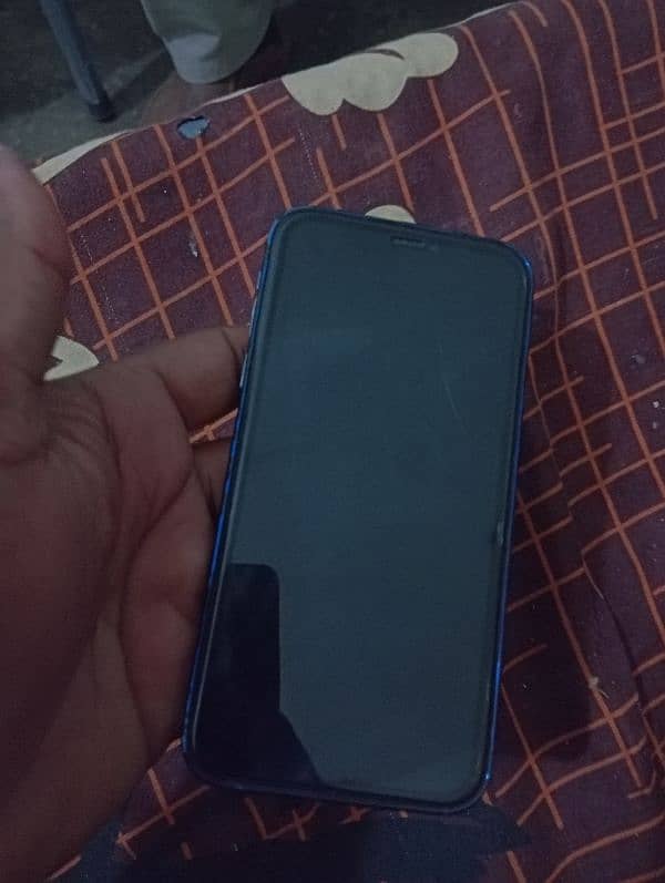 iPhone XR convert 13 PRO only back crack all ok phone 5