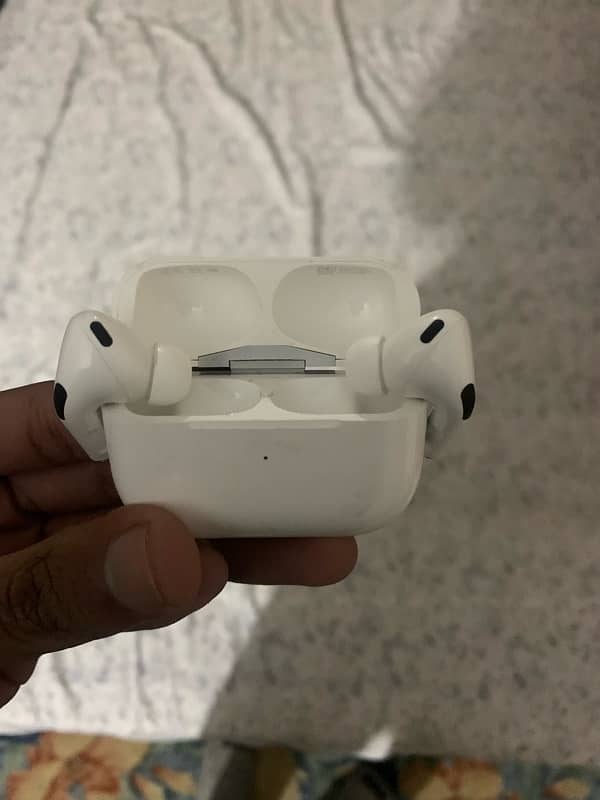 AirPods 0