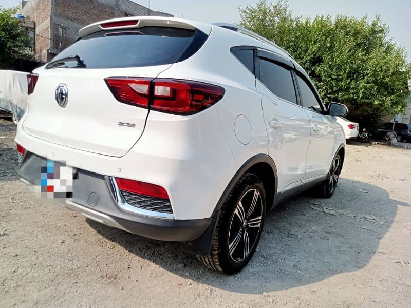 MG ZS 2021 4