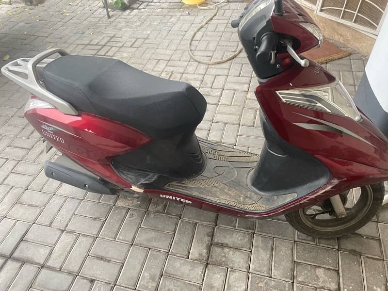 United 100CC Scooter 0