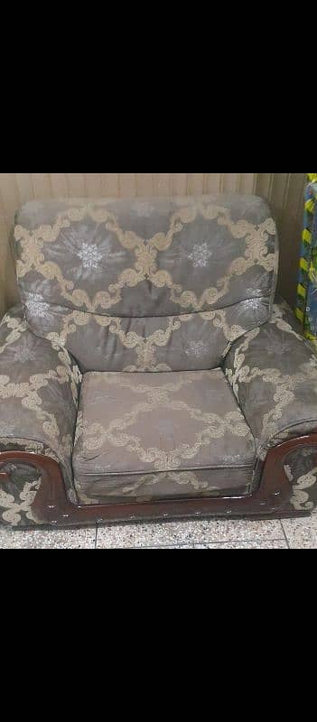 Chinese Sofa Urgent Sale Low Price 0303/4015715 0300/9472796 2