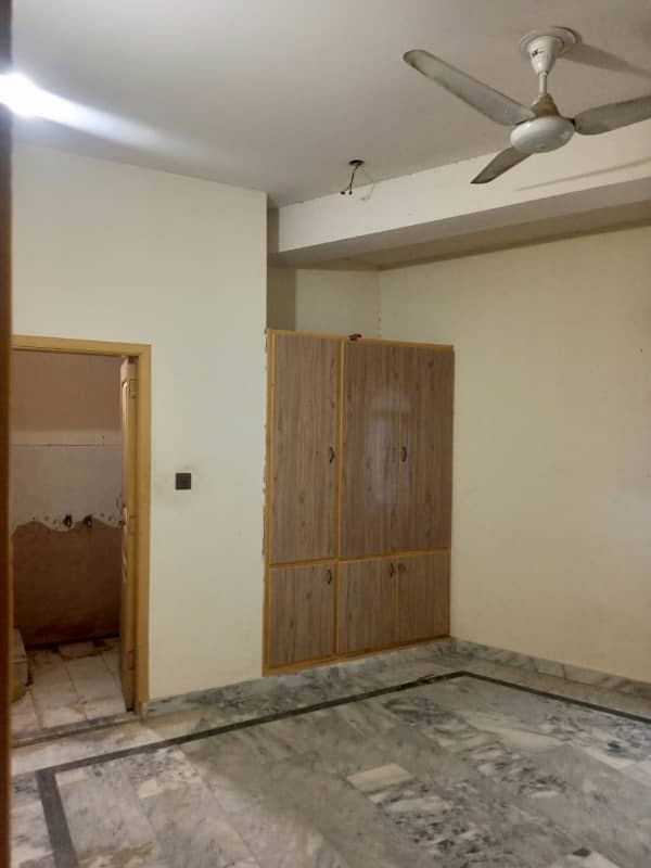 Ghouri town pH 4c2 2bed bechlar Falt For Rent water electrity Available Ghouri town 6