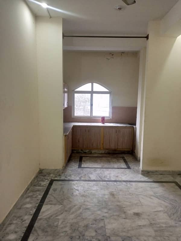 Ghouri town pH 4c2 2bed bechlar Falt For Rent water electrity Available Ghouri town 7