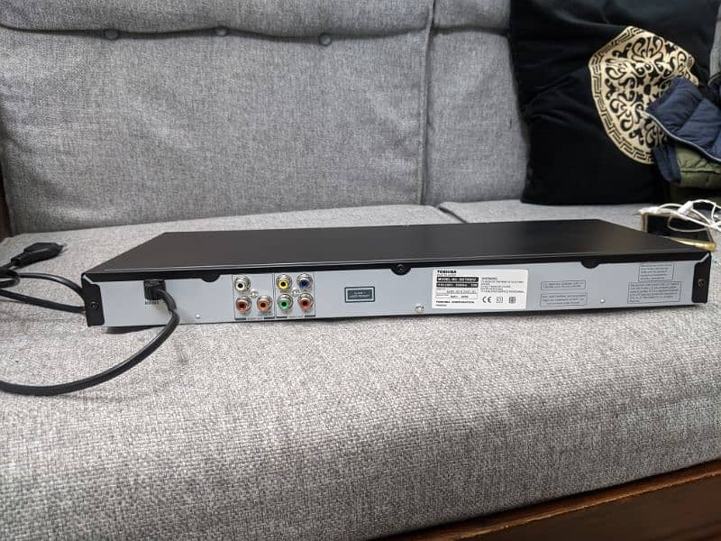 Toshiba DVD player 2