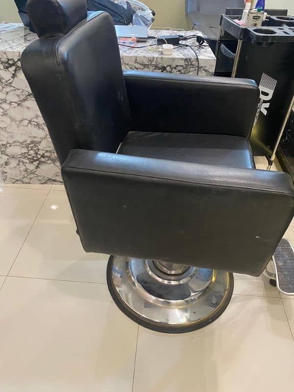 Saloon Chair / Makeup Chair / Parlor Chair 1