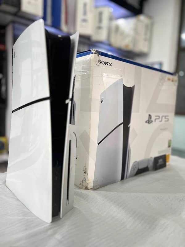 PS5 slim 1TB uk model complete box 1