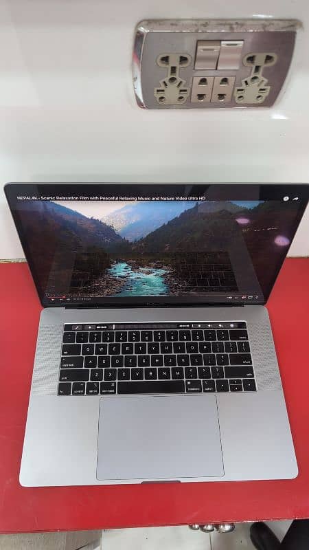 Apple MacBook 2019 0