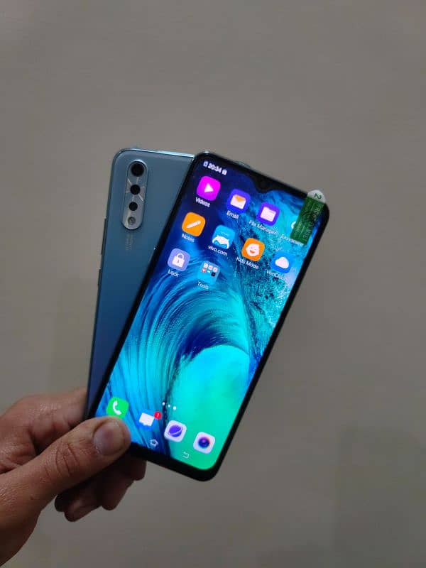 Vivo S1 8/256 Super AMOLED Display 5