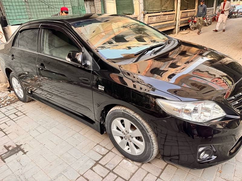 Toyota Corolla Altis 2013 4