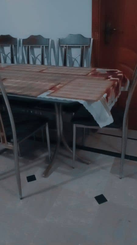 Dining table with 6 chairs 0