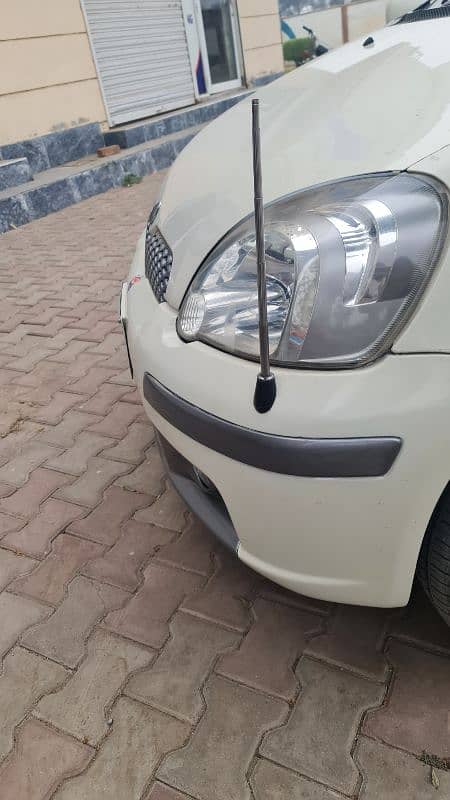 Toyota Vitz 2004 1