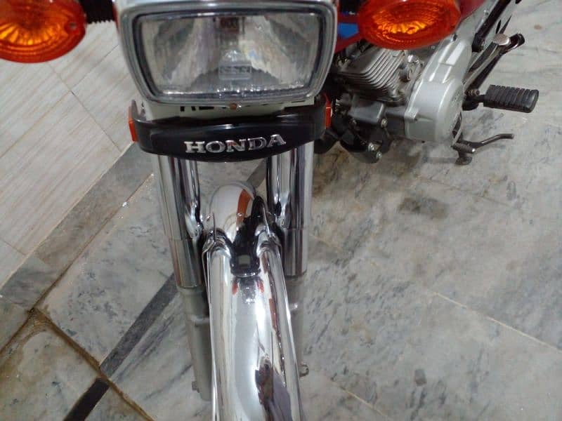 Honda 125 original condition 22 model original and complete documents 13