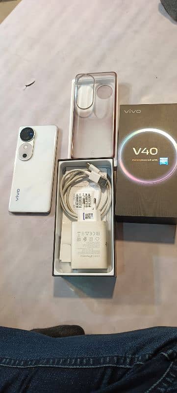 vivo v40 RAM 12 ROM 256 Full boxe All Ok 10/10 koi Maslha ni ha 0