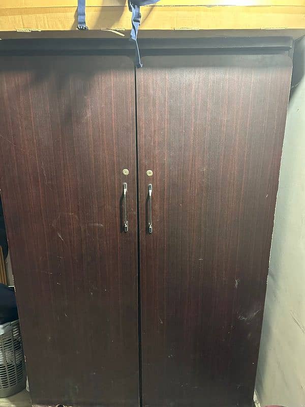 wooden cupboard 6feet 0