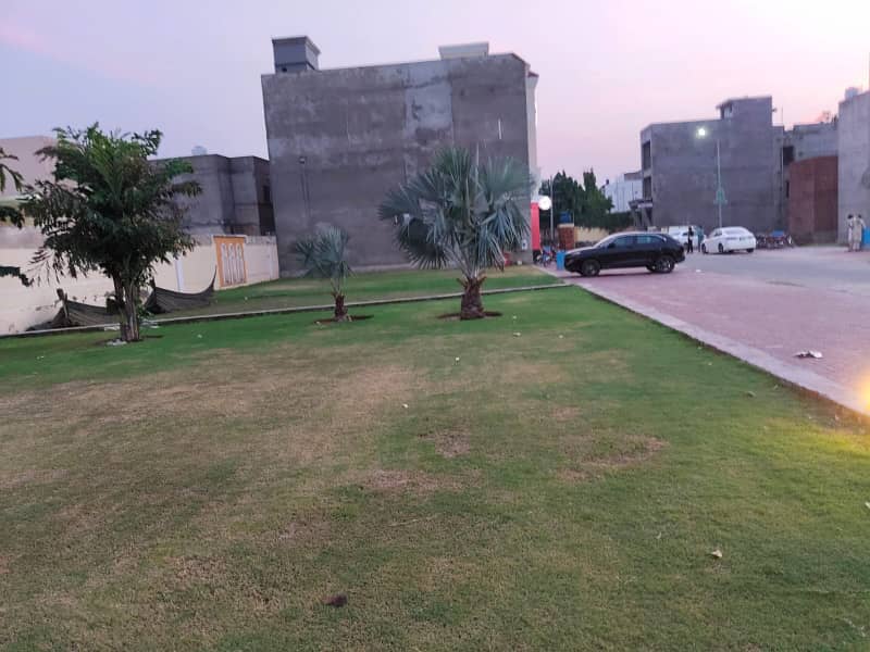 8 Kanal Prime Commercial Plot for Rent at Koh-i-Noor, Faisalabad 1