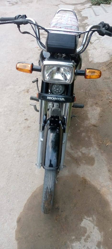 Honda CD 70 2023 2