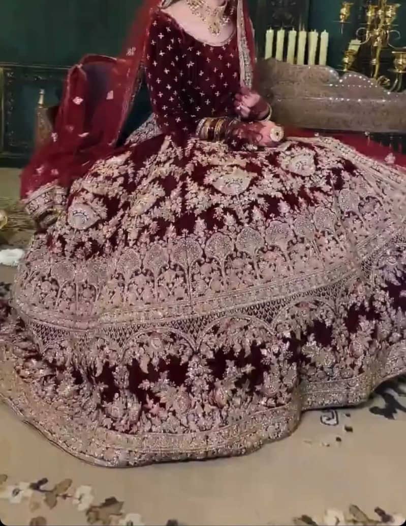 Very heavy indian bridal lehnga bought from Dubai brand name (Dimple) 0