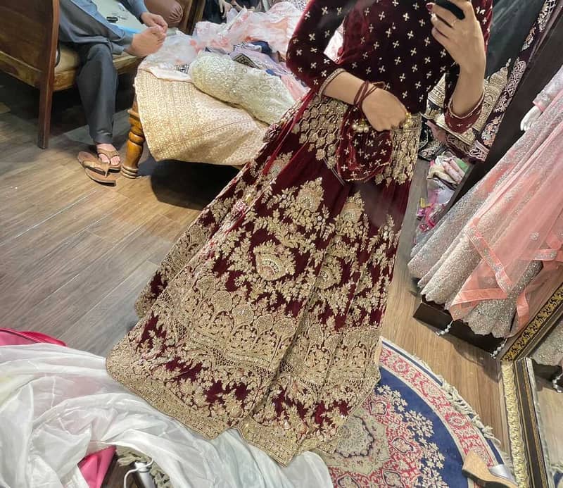 Very heavy indian bridal lehnga bought from Dubai brand name (Dimple) 1