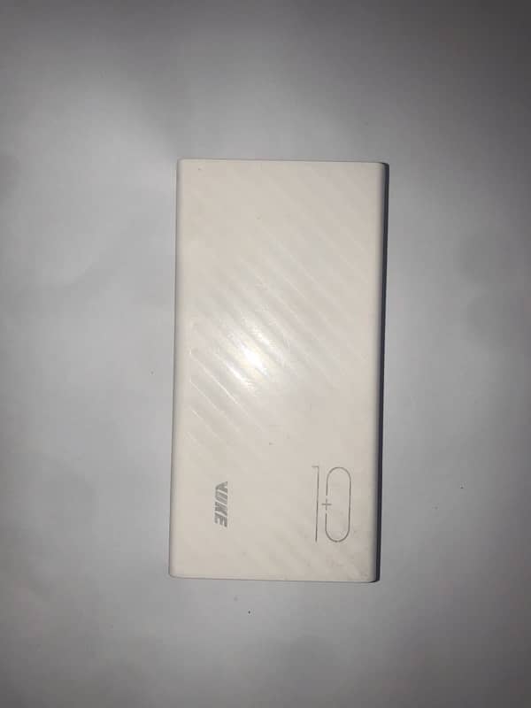 power bank 10000mAh with free iphone cable 0