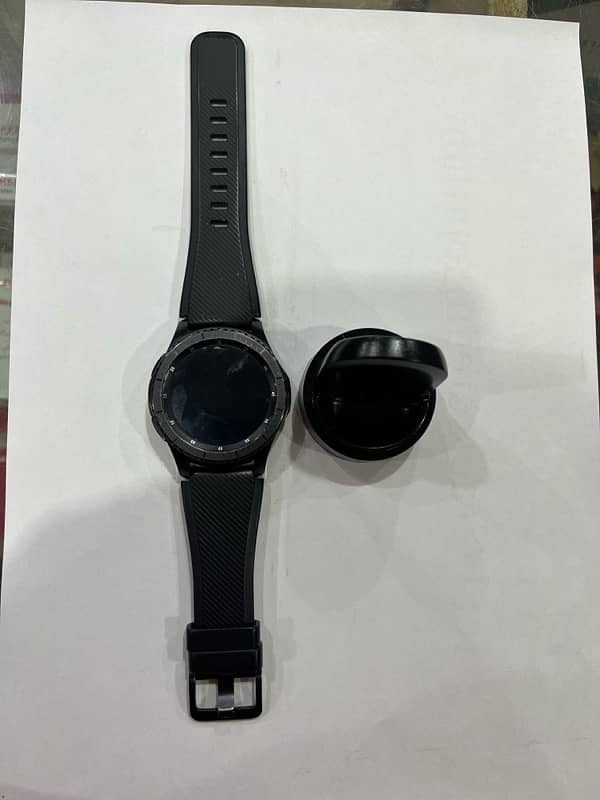 samsung gear s3 frontier with charger 1