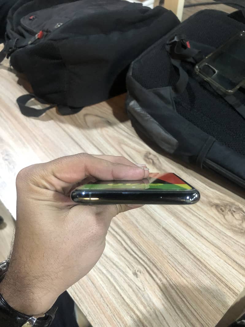 Apple iPhone 11 Pro Max 2