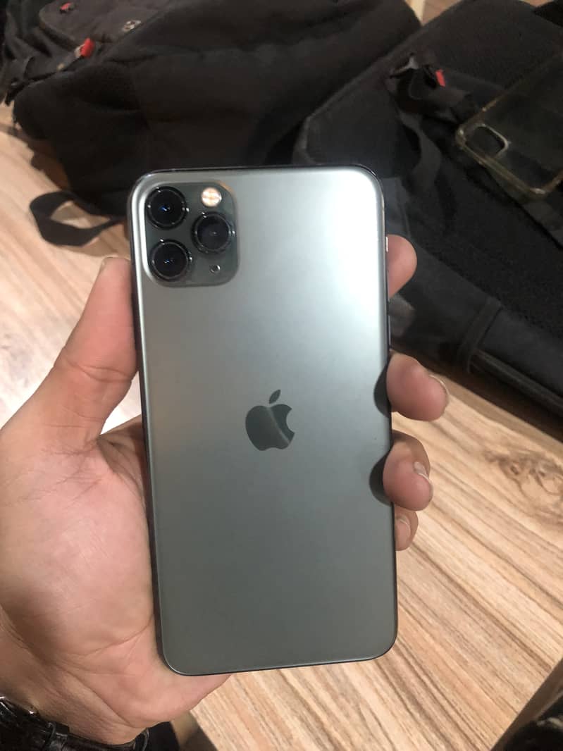 Apple iPhone 11 Pro Max 4