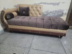 Dewan sofa