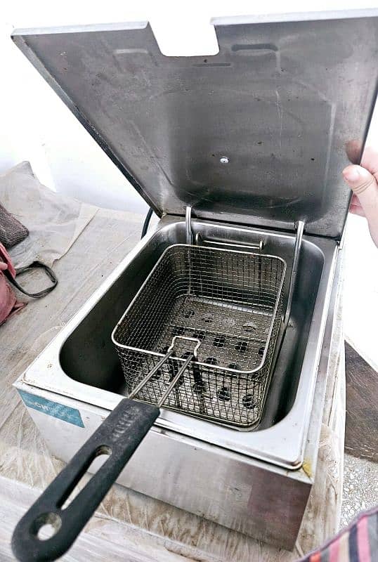 used but like new fryer 1