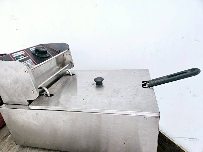 used but like new fryer 2