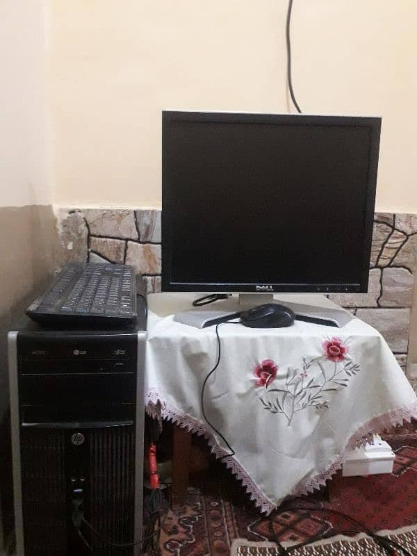 "Complete AMD A4 Setup: 4GB RAM, 500GB HDD, Monitor, Keyboard & Mouse 1