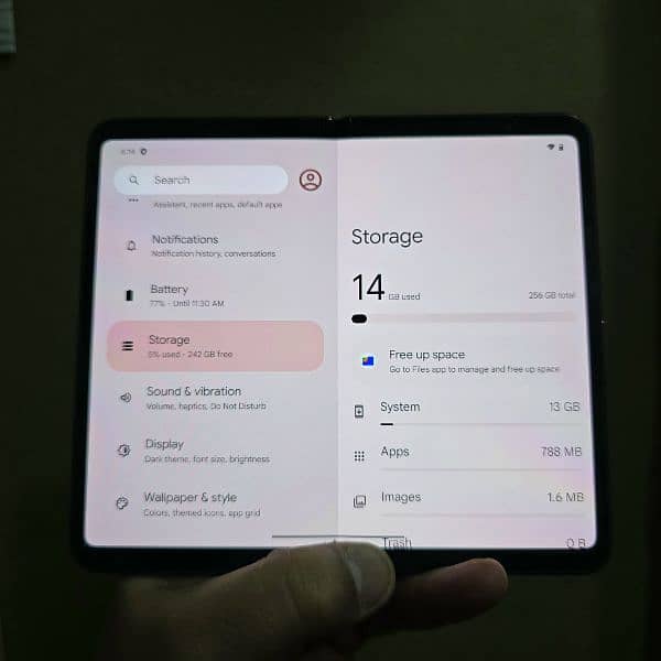 Google Pixel Fold 256gb Approved good condition 6