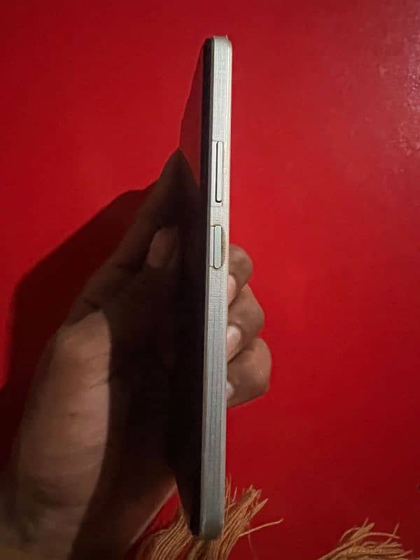 Vivo y18s 4/128 1