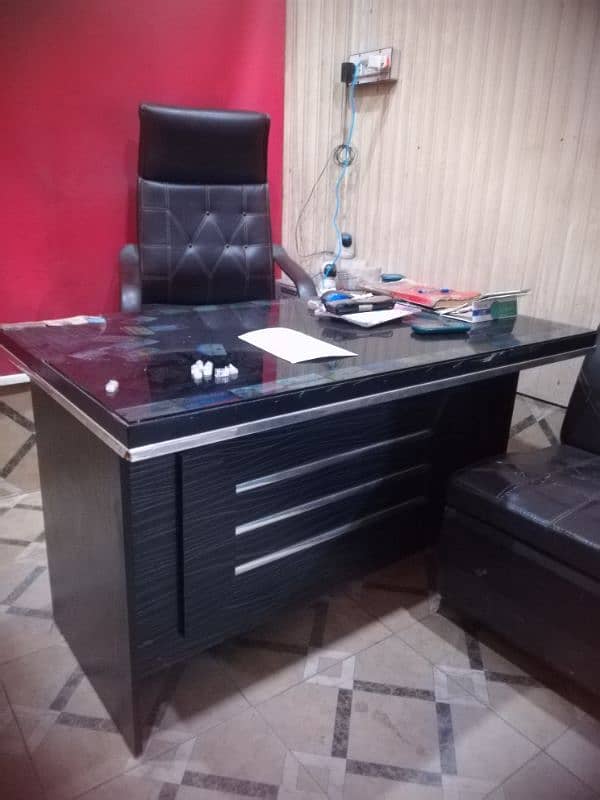 office chair and table 03226814332 2