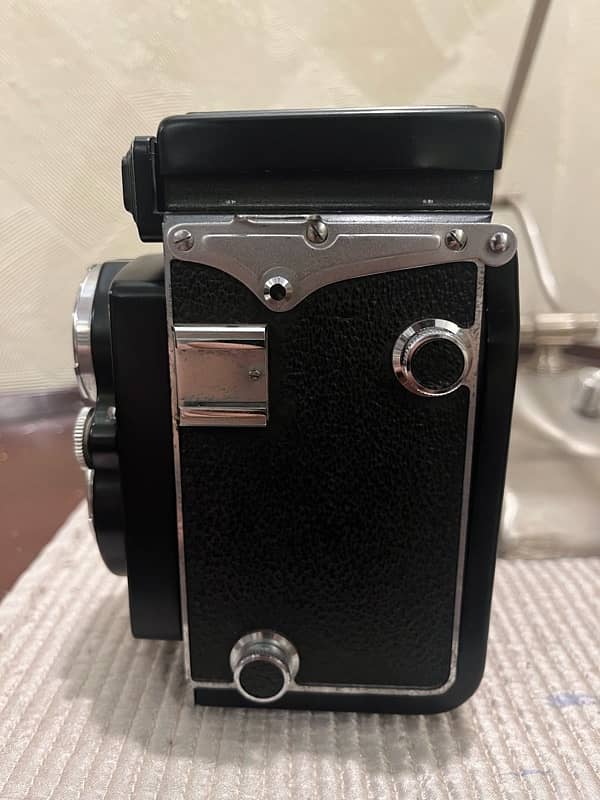 Yashica D Vintage camera 0