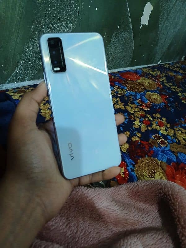 vivo y20 panel. broke but 100 work back lush 0