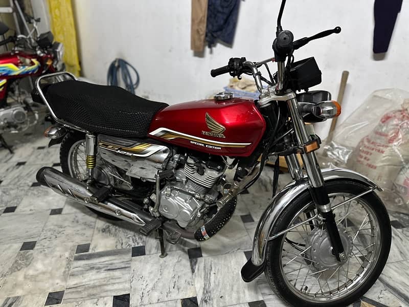 Honda 125 SE 2021 total genuine 3