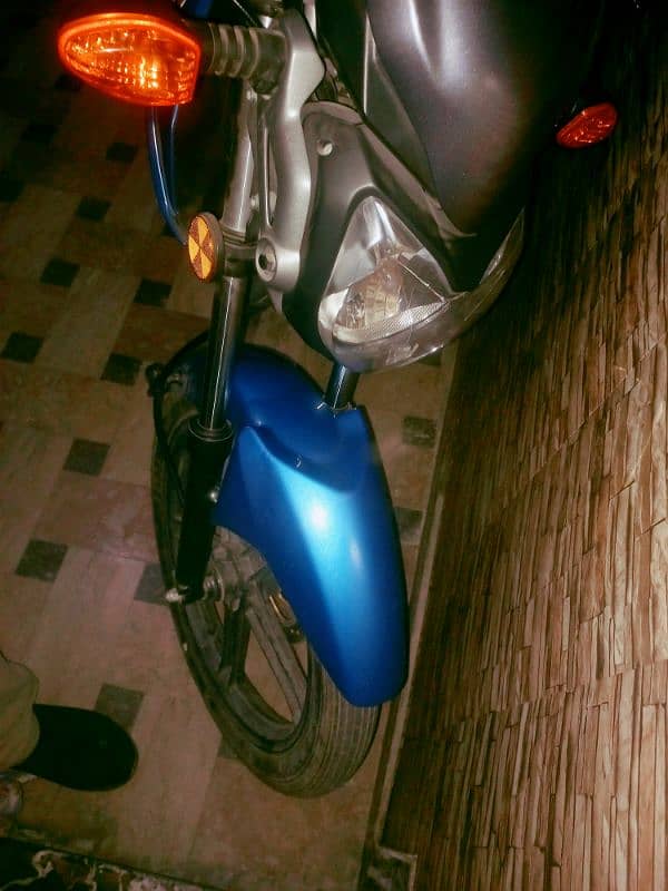 SUZUKI GSX 125 LIKE ZERO METER BIKE JUST 600KM USED 4