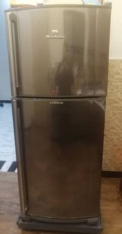 Dawlance medium size Refrigerator for sale