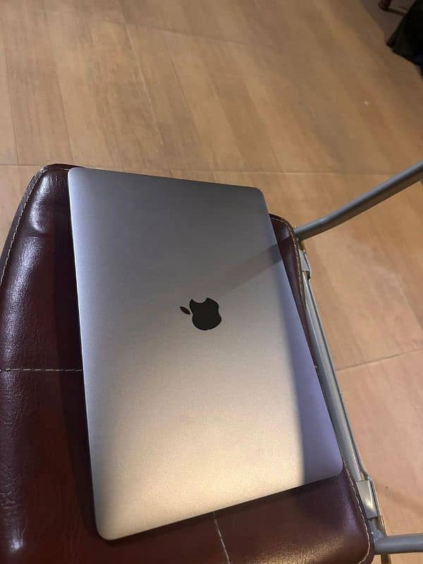 Apple MacBook M2 PRO 0